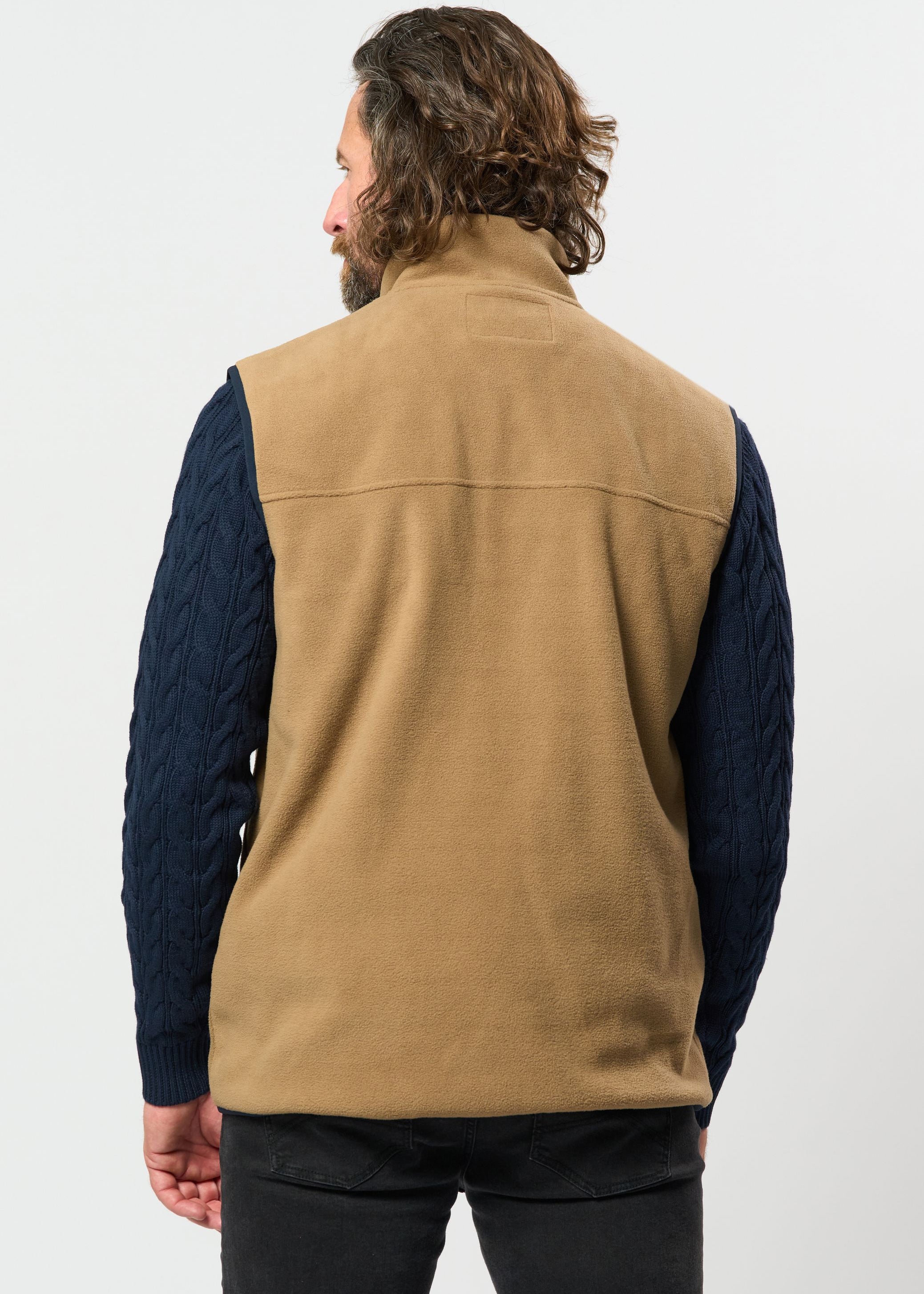 MCThaigo Fleece Vest