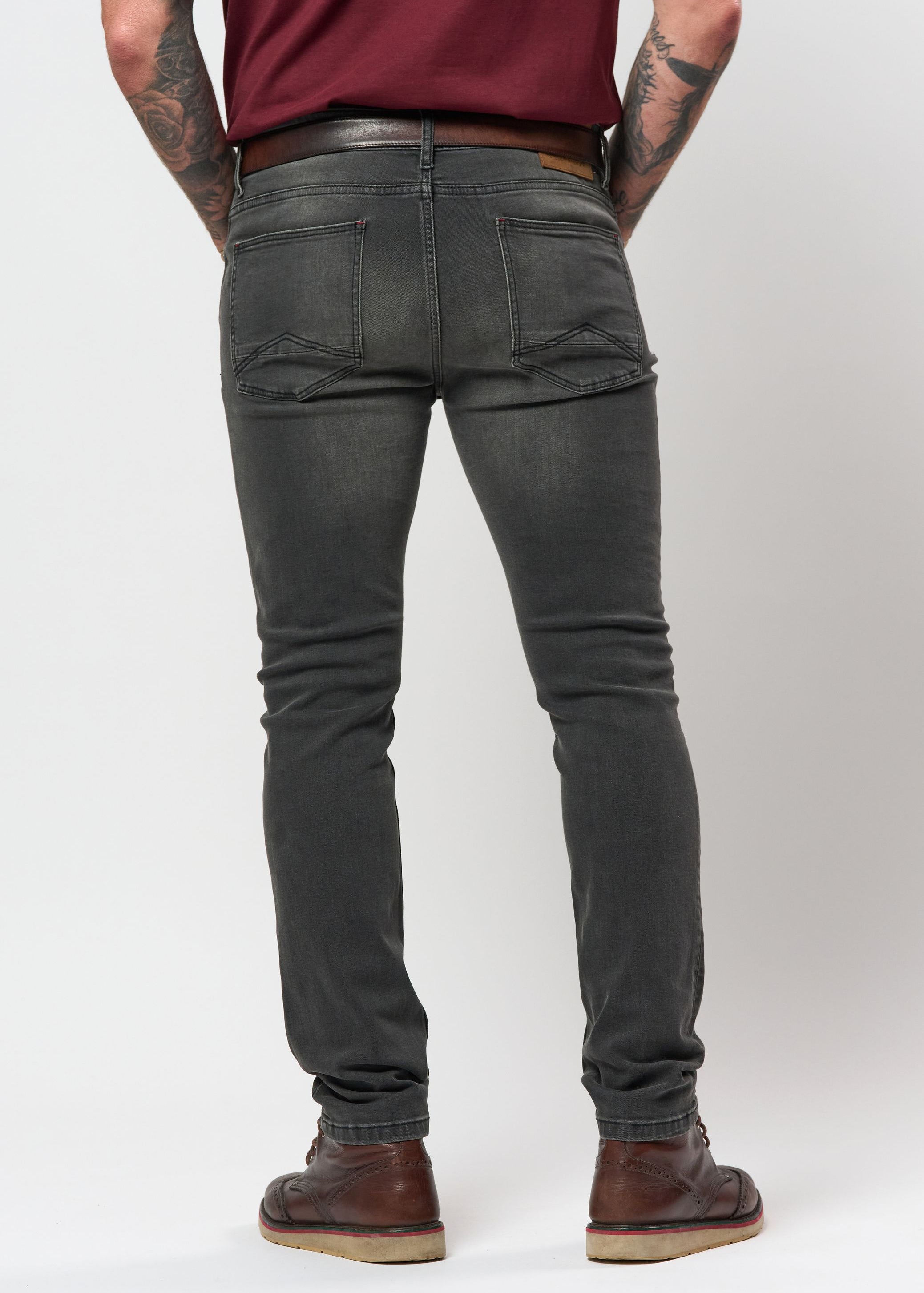 MCSean Slim Fit Jeans