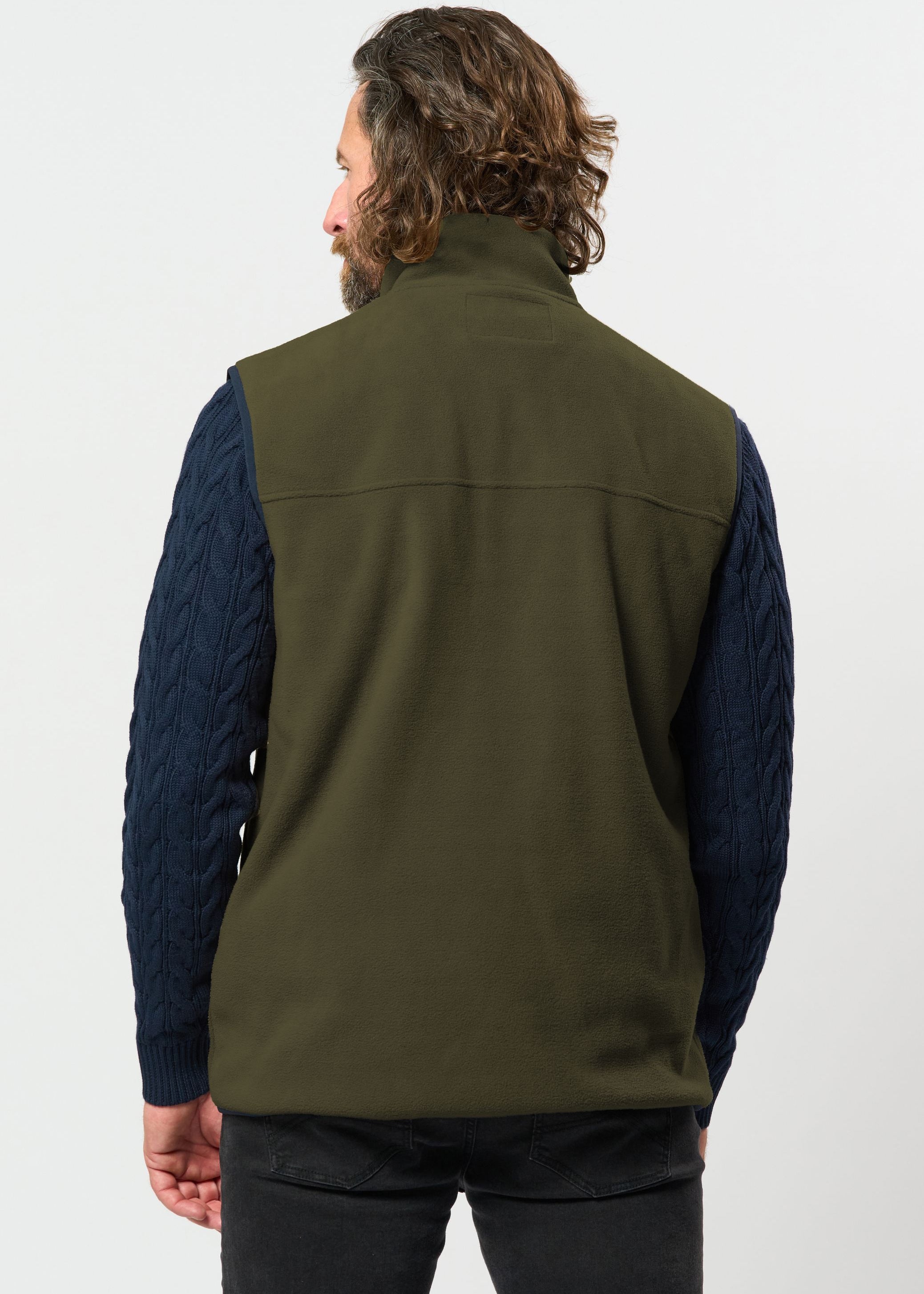 MCThaigo Fleece Vest